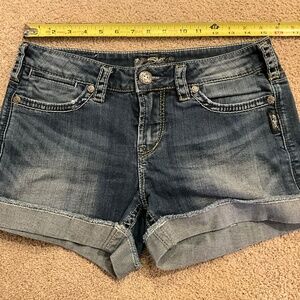 Women’s Silver Jeans Toni 3 1/2” denim shorts, size W29